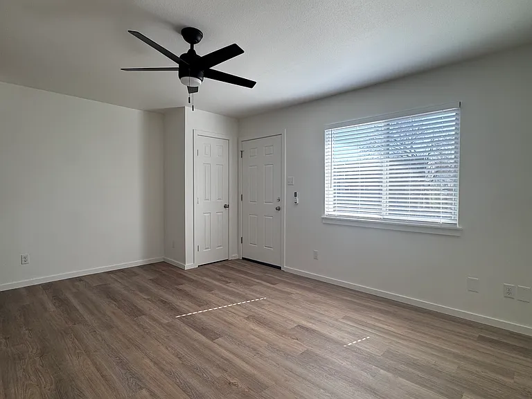 504 Swanee — Photo 28
