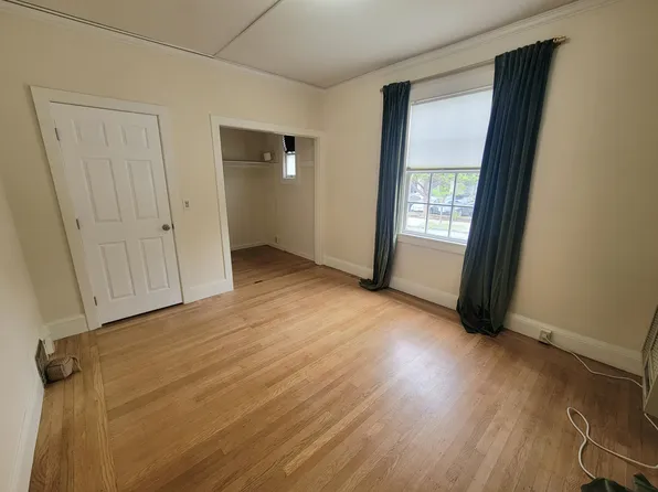 2418 Russell St, Berkeley, CA 94705