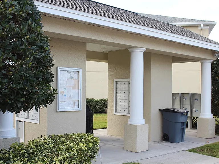 16320 Swan View Cir — Photo 31