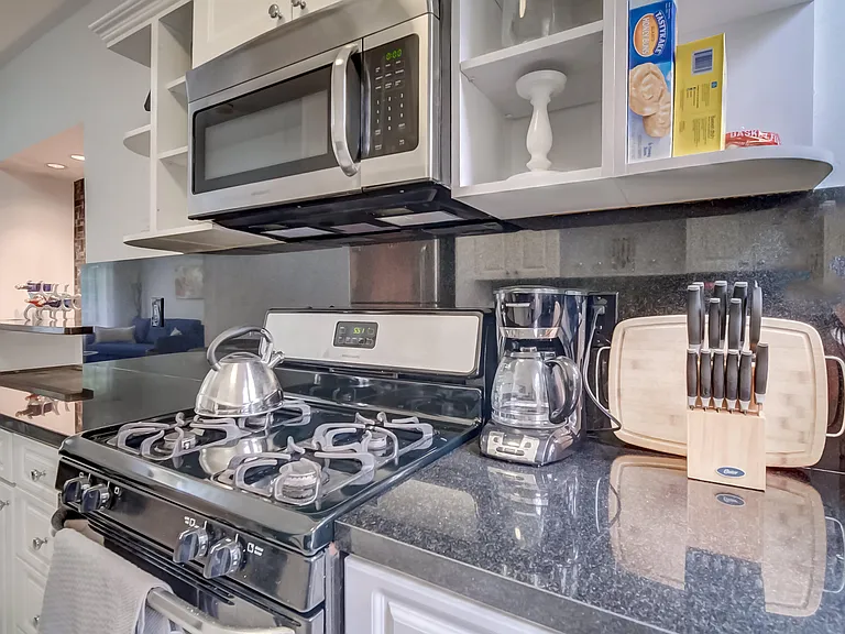 825 Jefferson Ave #2 — Photo 7