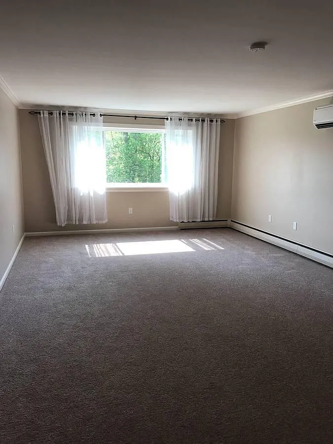 2 bed, 1100 sqft, $1,350 — Photo 4