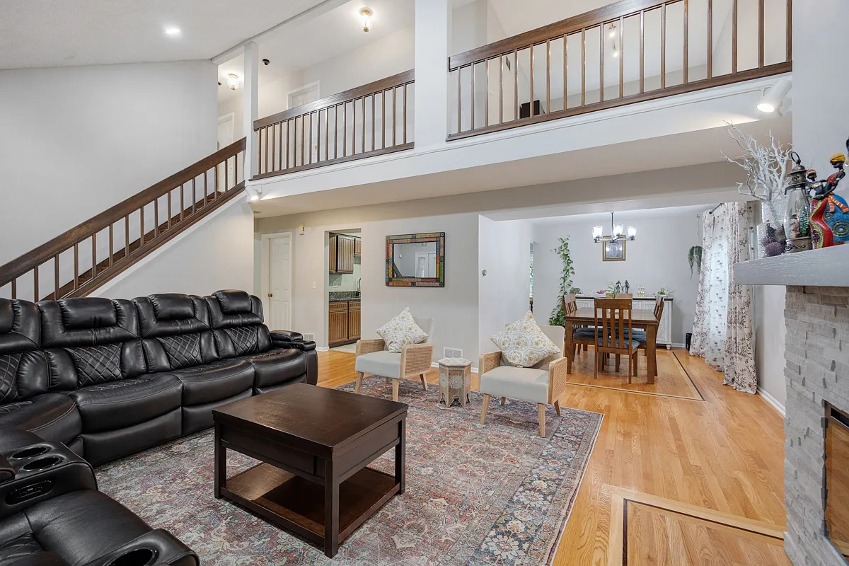 4 bed, 2.5 bath, 2863 sqft, $3,600 — Photo 4