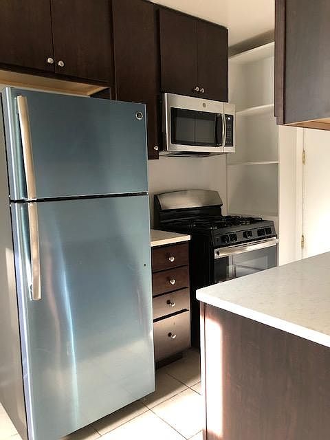 1st image of 2621 N Spaulding Ave #B