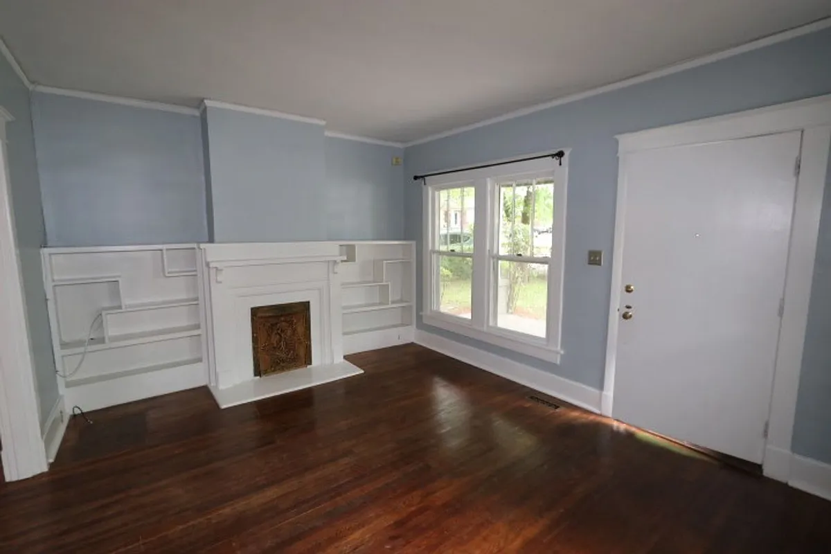 Building Photo - 142 S Humes St