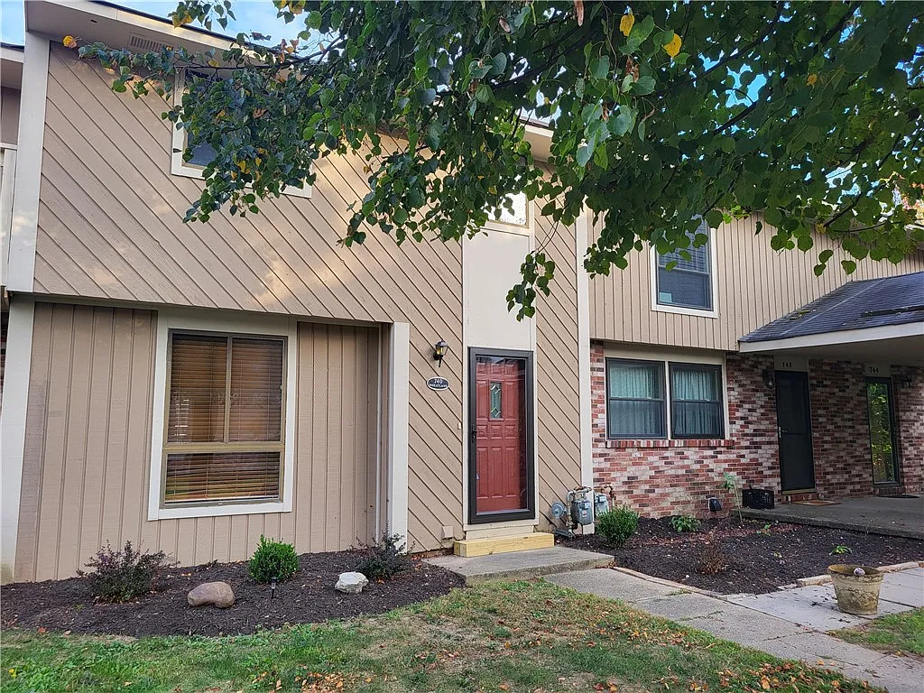 740 Wheatland Cir photo 1
