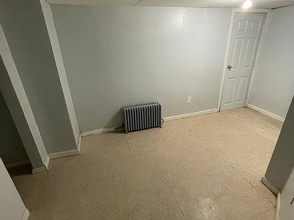 3rd image of 176 Palisade Ave #Basement