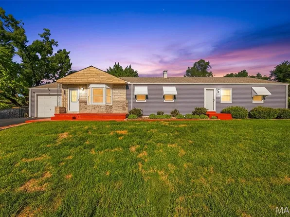 5267 Milburn Rd, Saint Louis, MO 63129