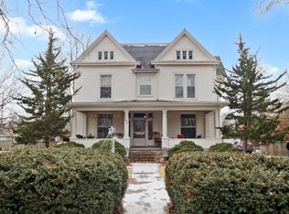 1105 E Jefferson St, Bloomington, IL 61701