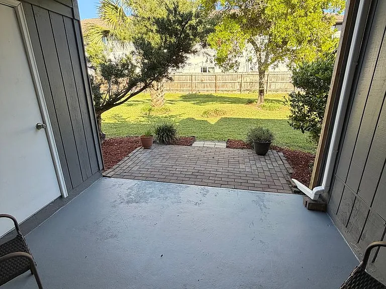 2 Court Dr — Photo 21
