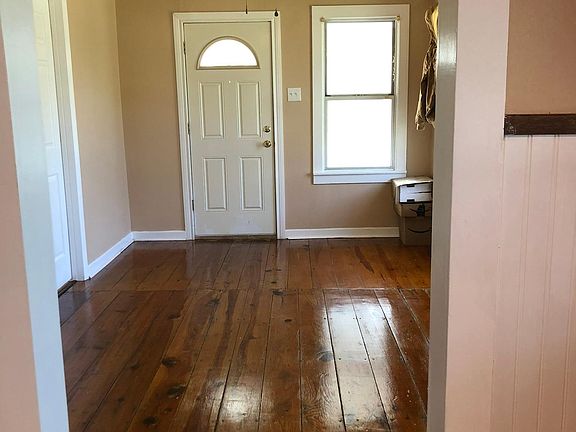 2nd image of 832 E Alice Ave