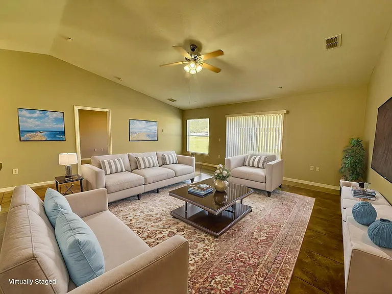 442 Flamingo Ct — Photo 2