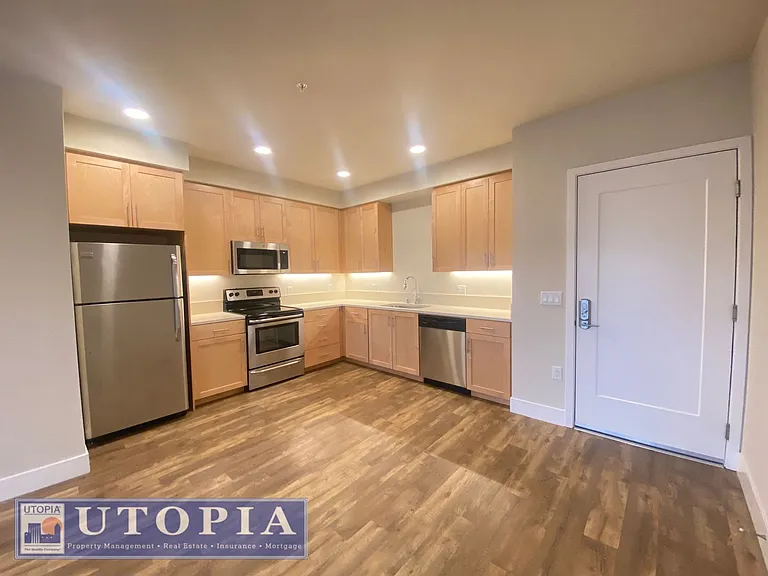716 Darwin St #304 — Photo 3