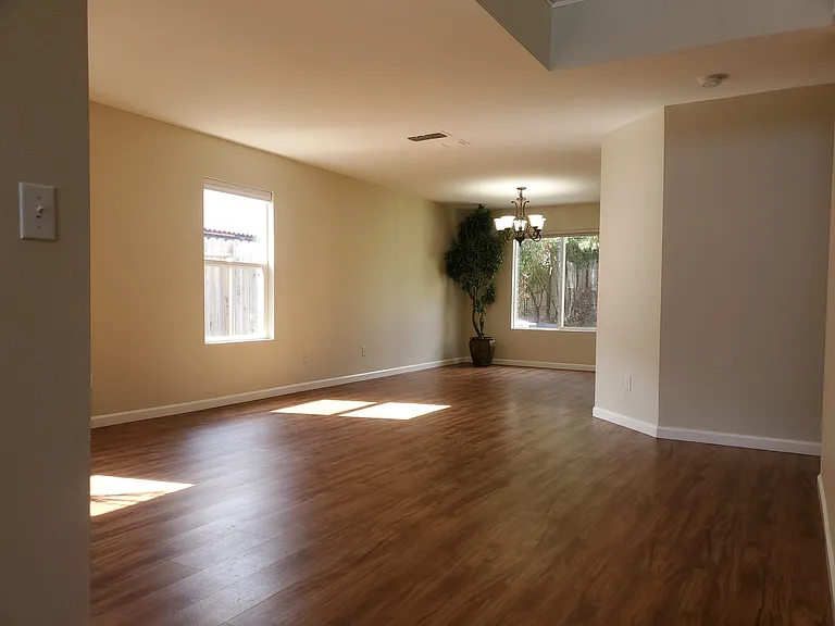 4234 Crazy Horse Rd — Photo 3