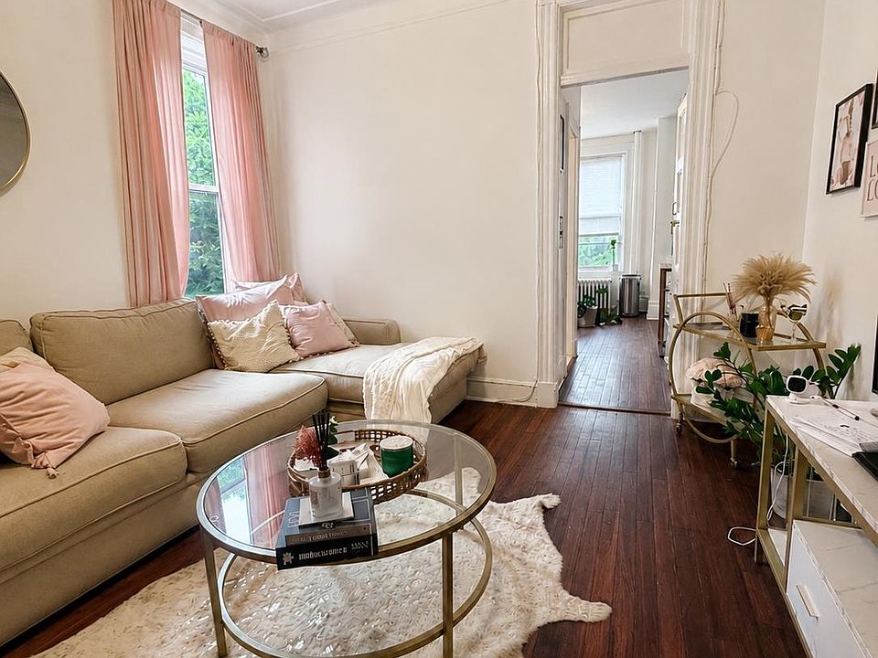 1st image of 1021 Park Ave APT 2L
