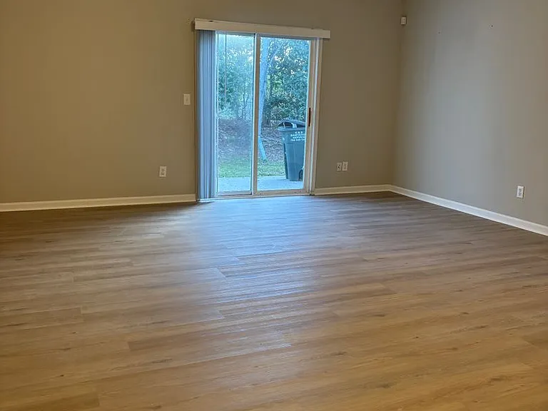 2224 Winthrop Chase Dr — Photo 6