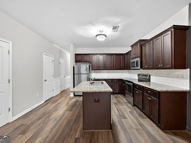 4497 Ravenwood Dr — Photo 5
