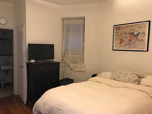 Rented by Eric Goodman Realty Corp | media 10