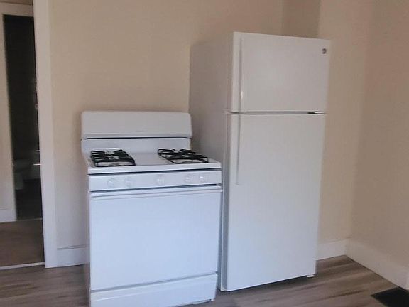 4th image of 221 S 22nd St
