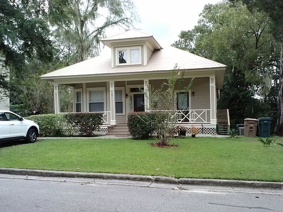 2nd image of 232 NE Sanchez Avenue # Top Floor