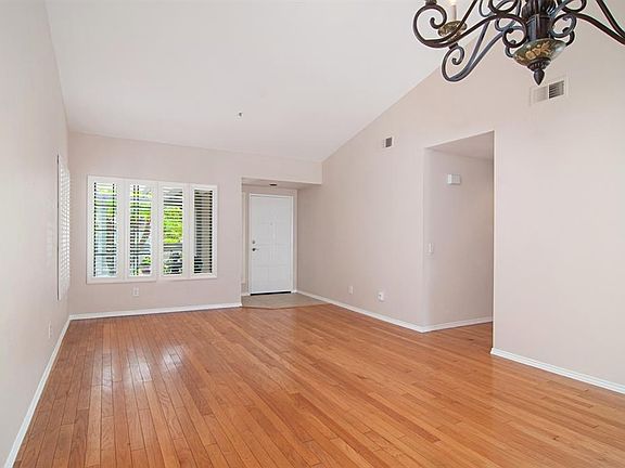 5th image of 1947 Spyglass Cir
