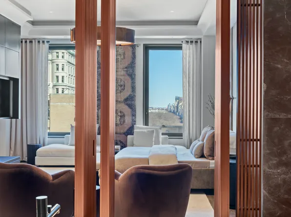 730 Fifth Avenue image 9 of 46