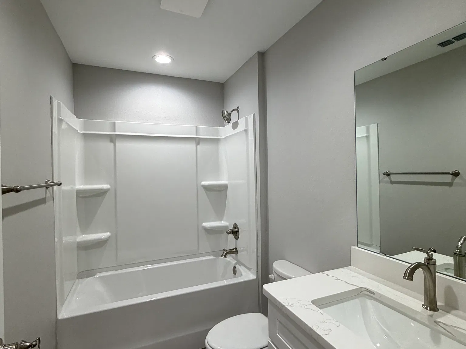 2 bed, 1.5 bath, 960 sqft, $1,300 — Photo 4