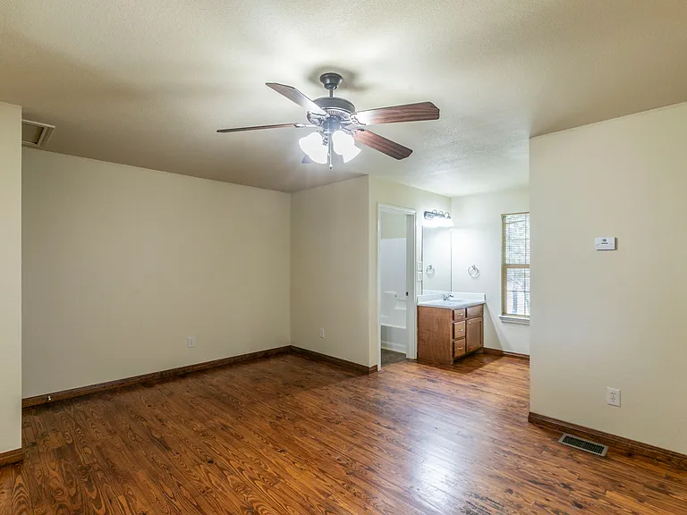 134 Meadow Park Cir — Photo 6