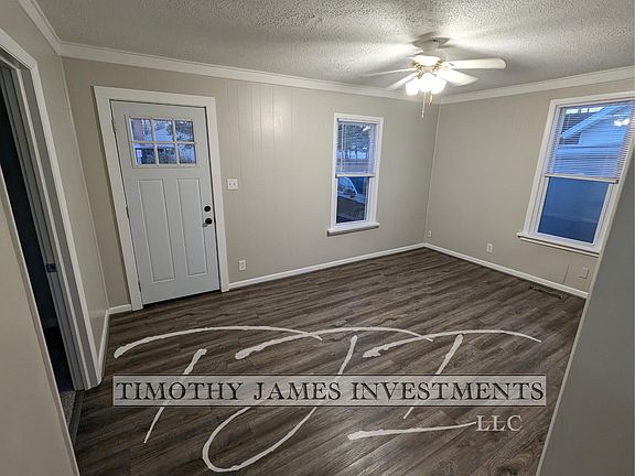 3rd image of 1727 N Metcalf St