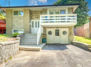 579 Pinewood St, Oshawa, ON L1G 2S2