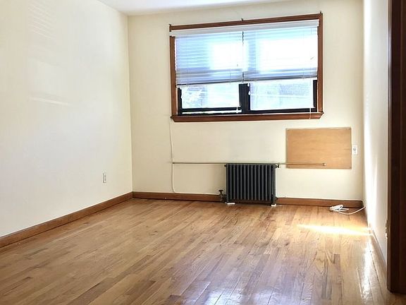 3rd image of 1404 Astoria Park S