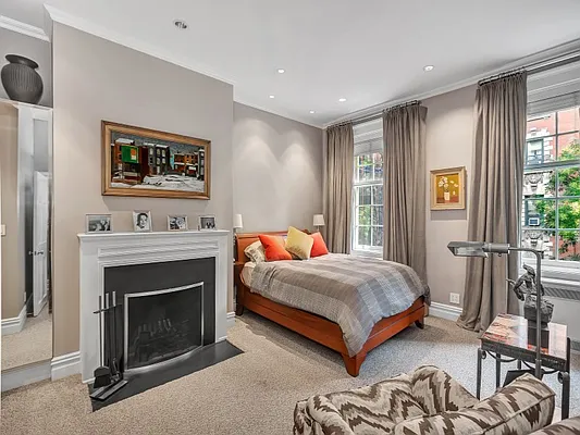 Sold by Sotheby's International Realty | media 19