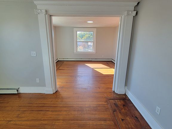 3rd image of 328 Prospect St #3