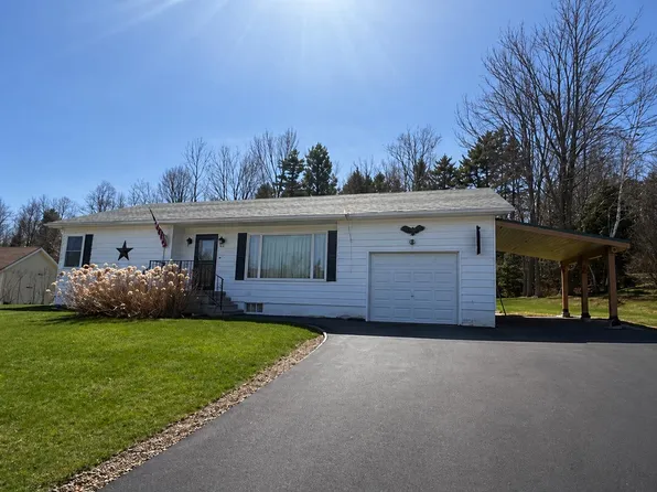 25 Bret Street, Berlin, NH 03570