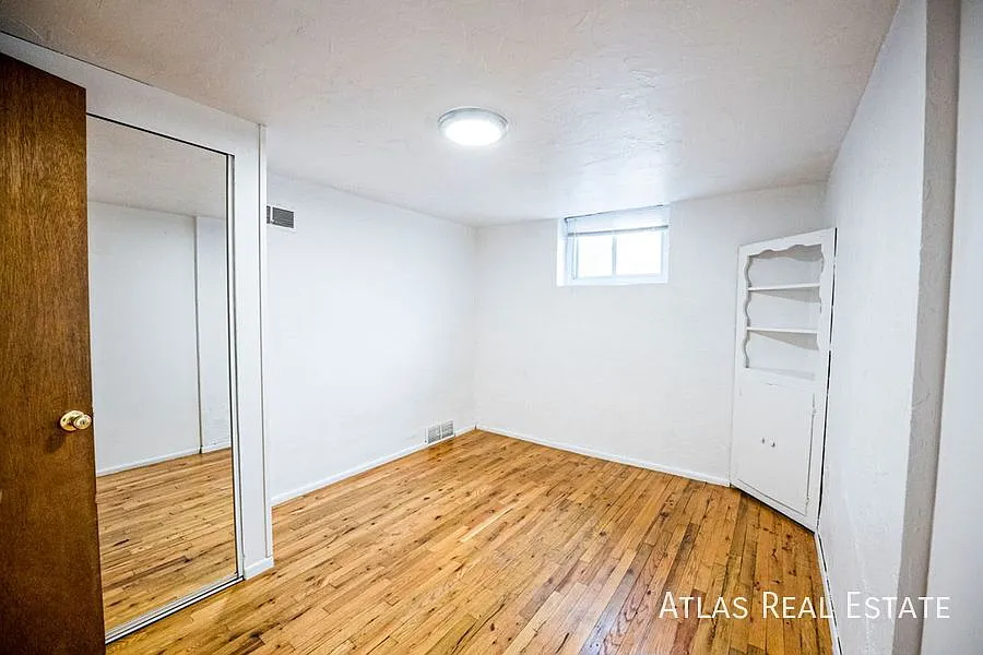 2 Bed 1 Bath Garden Level Apartment Walking Distance to Downtown Golden and Colorado School of Mi... — Photo 4