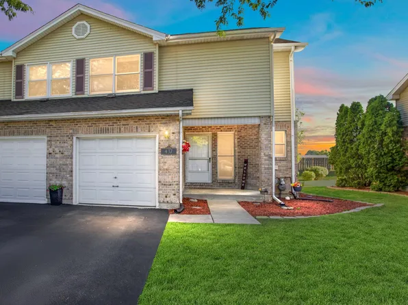 437 S Wenbriar Sq, Addison, IL 60101