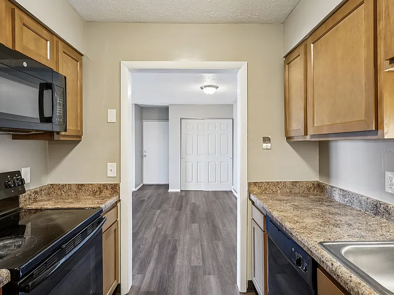 Oakwood Apartments — Photo 11
