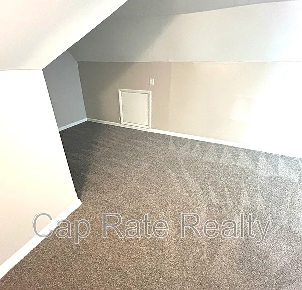 1366 Duxberry Ave — Photo 17