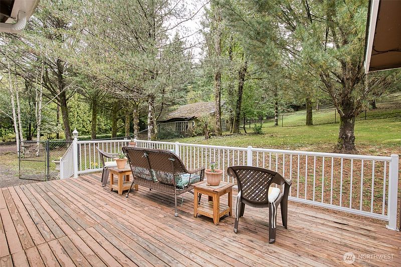 4th image of 4214 Wishkah Road