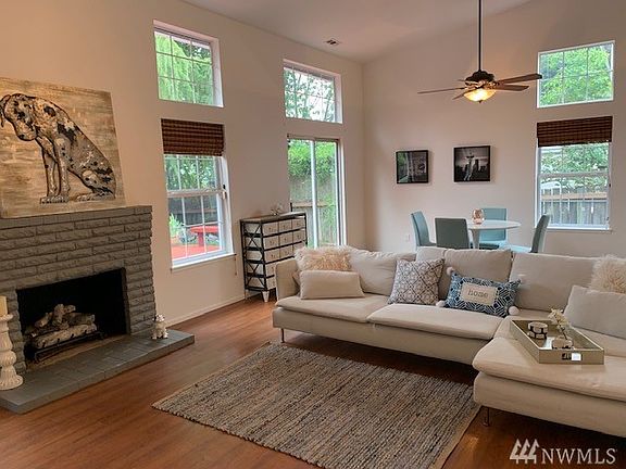 3rd image of 4902 Enetai Ave NE