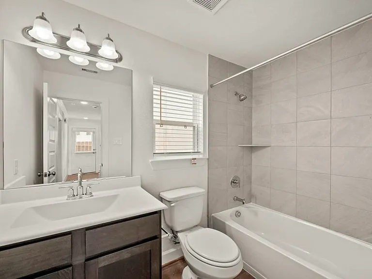 11422 Waterford Spring Trl — Photo 6