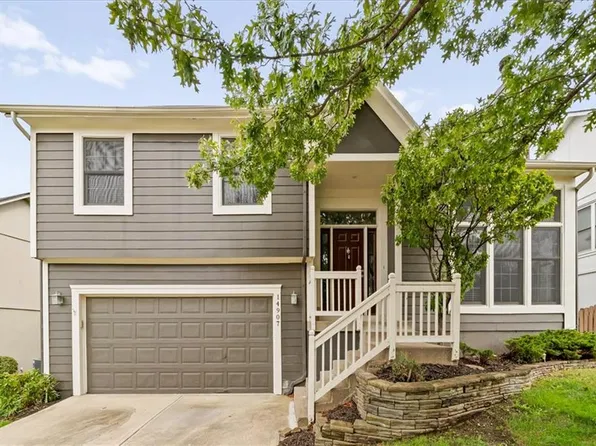 14907 S Summit St, Olathe, KS 66062