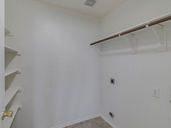 5th image of 12140 Lamington Dr