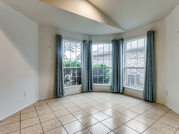 3rd image of 6037 Melanie Dr