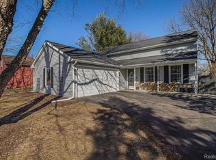 6455 Hollyhock Trl, Brighton, MI