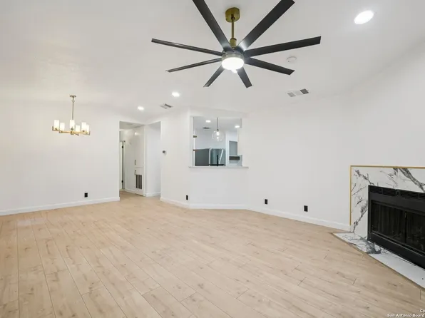 9738 Valley, San Antonio, TX 78250