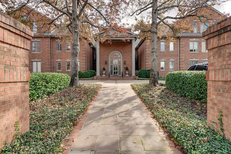 1st image of 3733 W End Ave APT 105