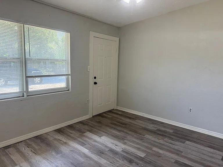 2425 Dixie Ave — Photo 22
