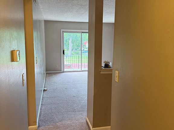 5th image of 824 Mechanic St APT 13