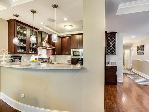 3rd image of 6337 N Magnolia Ave #3