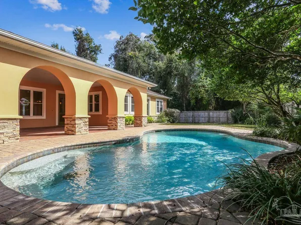 4049 Curlew Dr, Pensacola, FL 32514